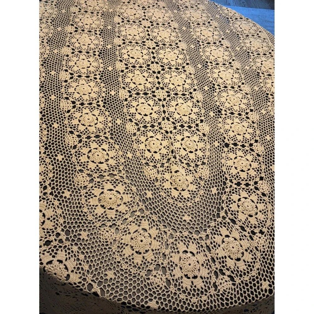 Vintage Crochet Lace Oval Tablecloth Cream Floral Medallion 92x56